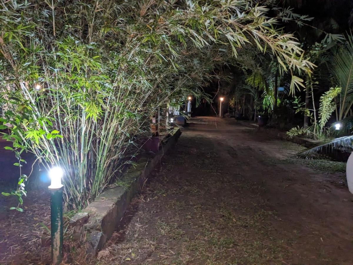 Silent Cabana And Restaurant Marakolliya, Tangalle Exterior photo