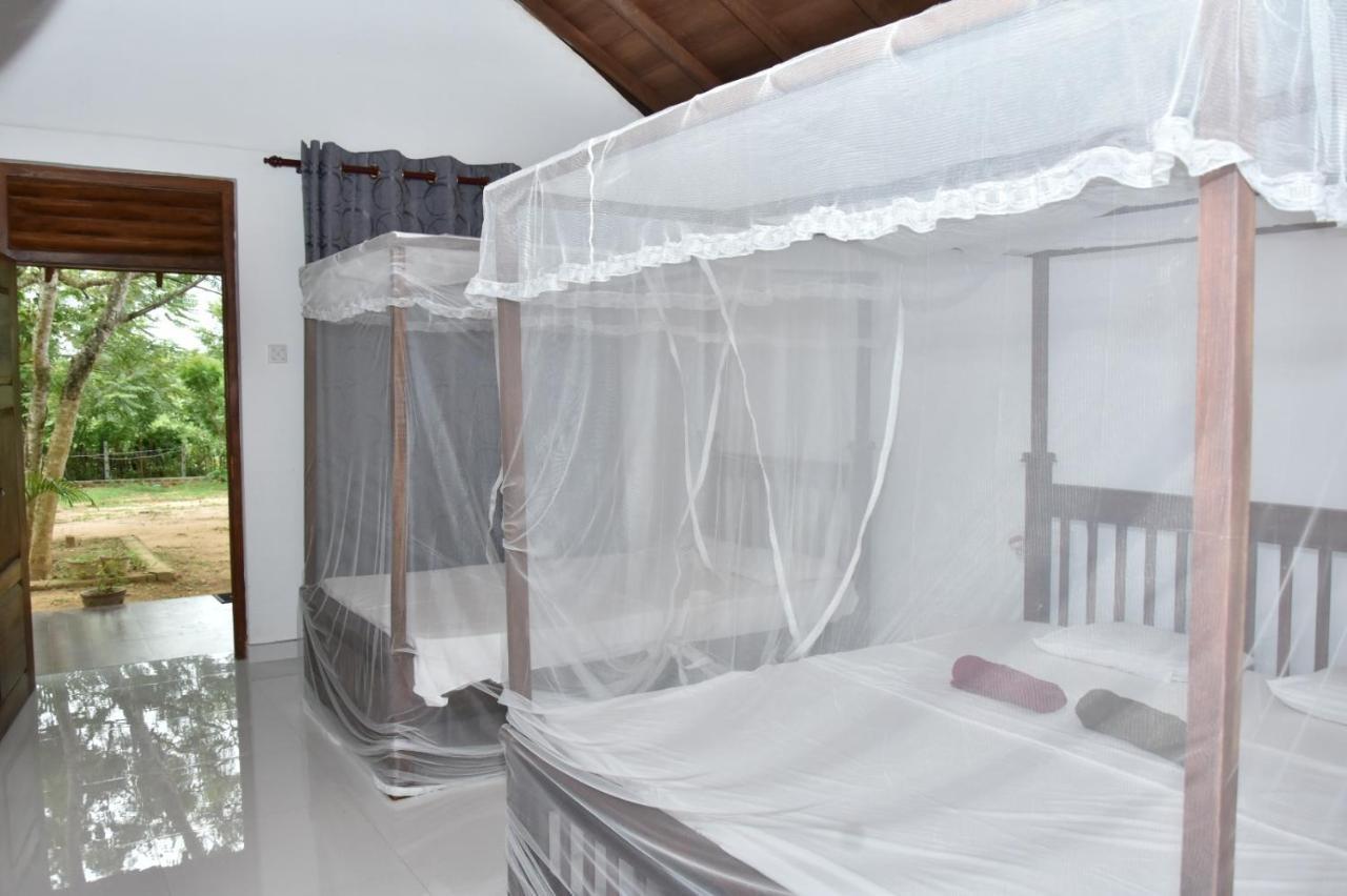 Silent Cabana And Restaurant Marakolliya, Tangalle Exterior photo