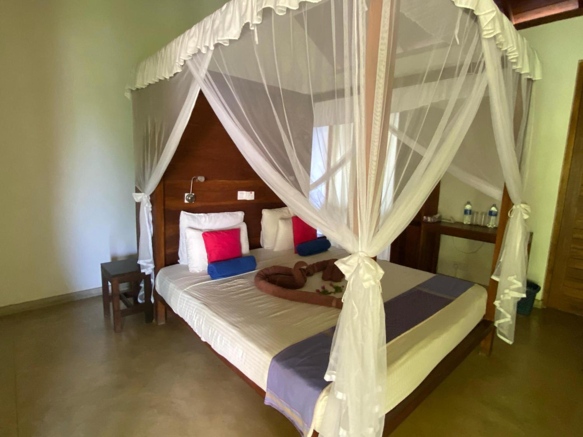 Silent Cabana And Restaurant Marakolliya, Tangalle Exterior photo